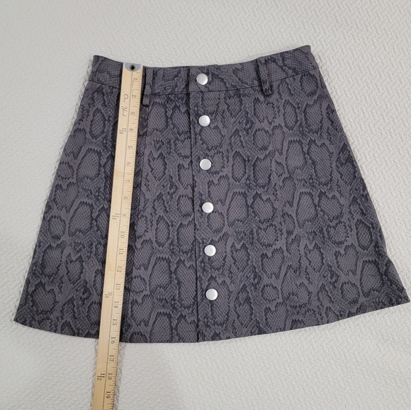 Karlie Brown Snake Print Skirt Button Front Size Small - Picture 6 of 11